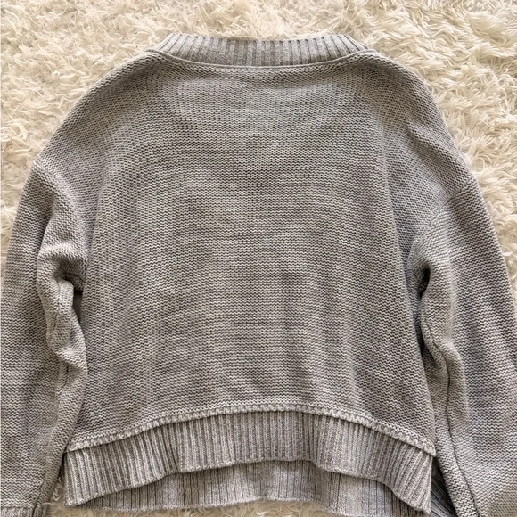 American Eagle Women’s Oversized Gray V-Neck Sweater - Picture 2 of 2
